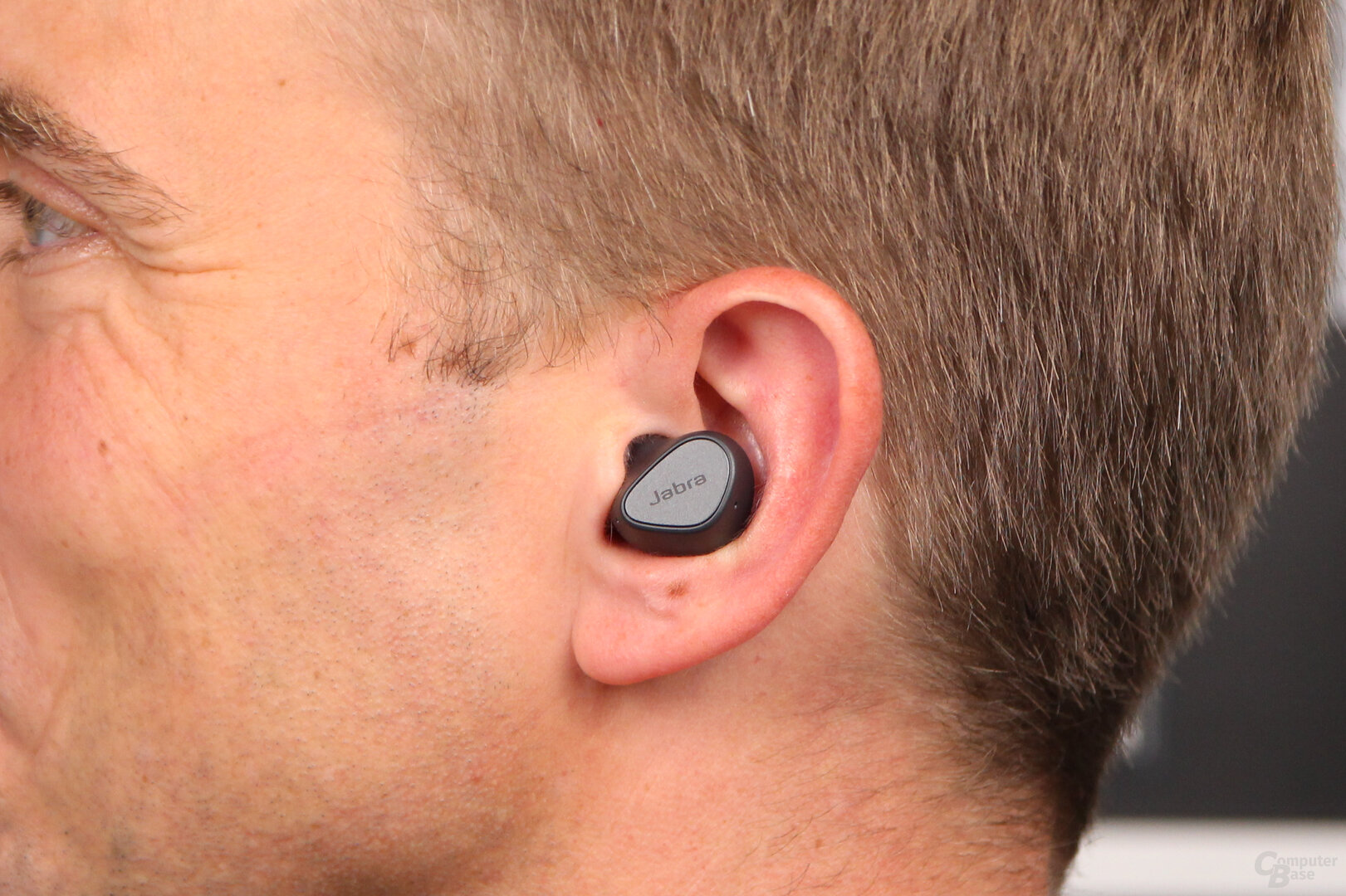 Jabra Elite 3 im Ohr