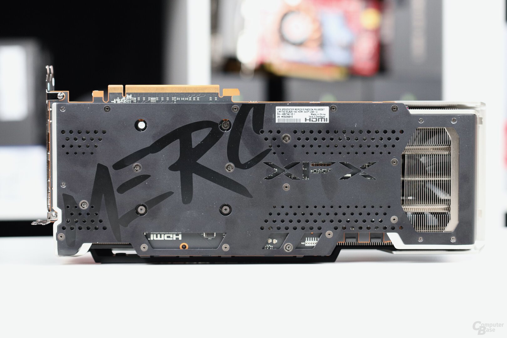 Rückseite der XFX Radeon RX 6900 XT Merc 319 Limited Black Gaming