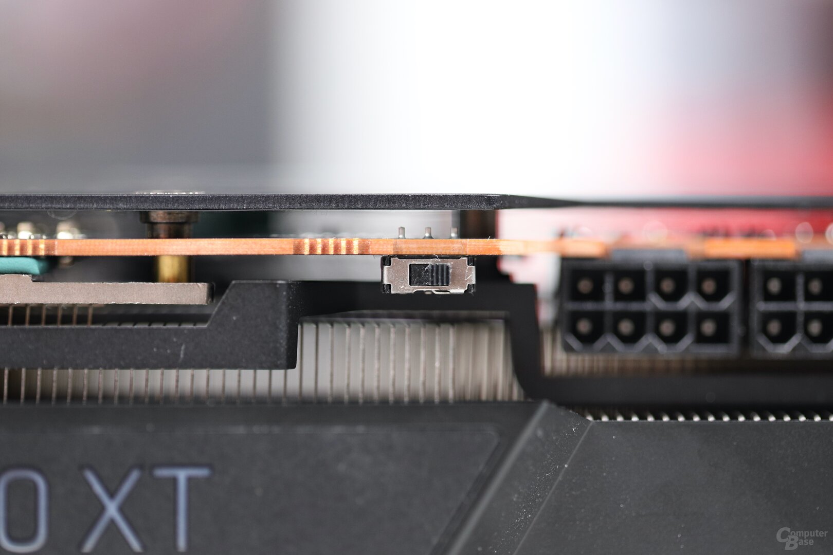 BIOS-Schalter der XFX Radeon RX 6900 XT Merc 319 Limited Black Gaming