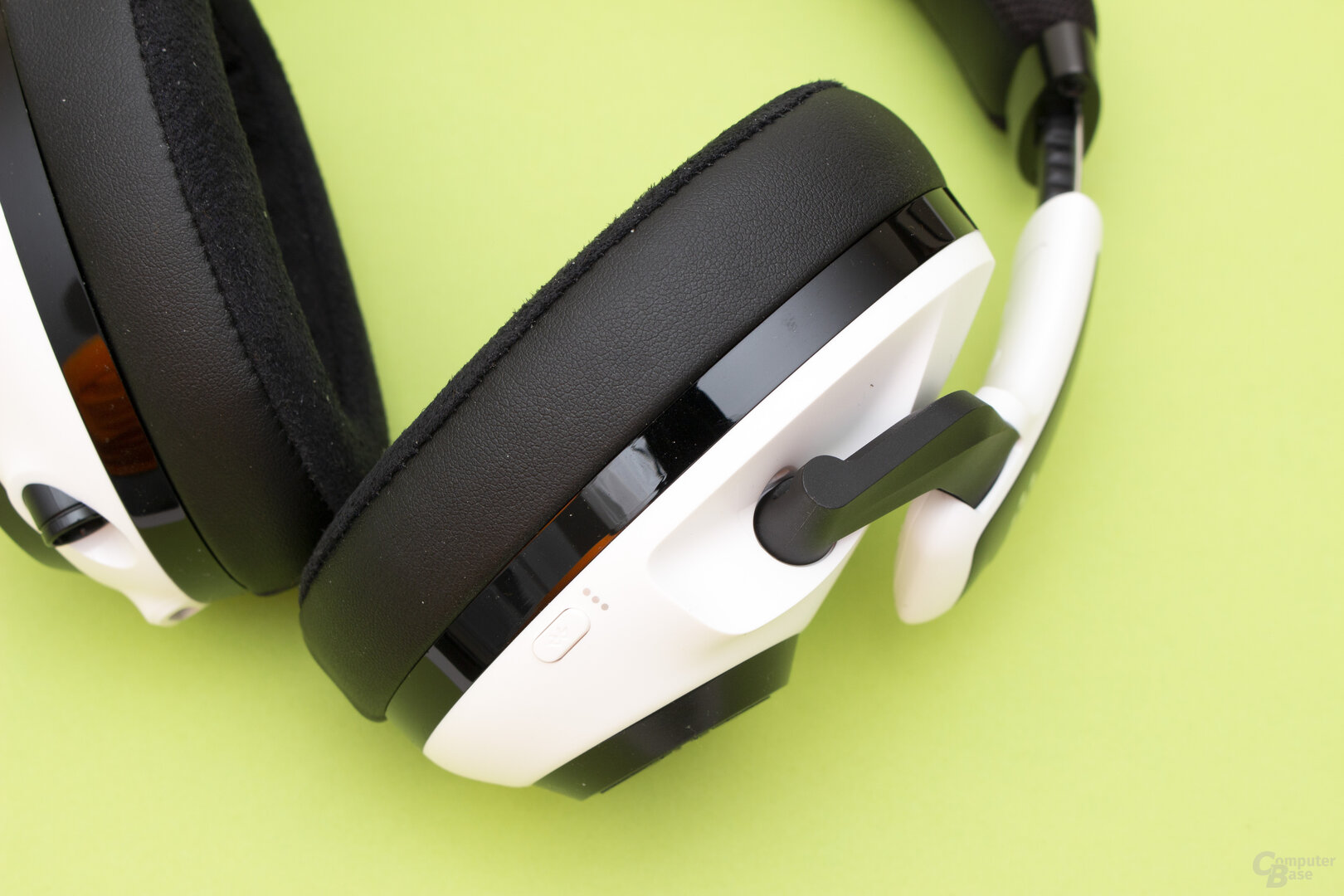 Alle nötigen Bedienelemente finder der Nutzer direkt am Headset