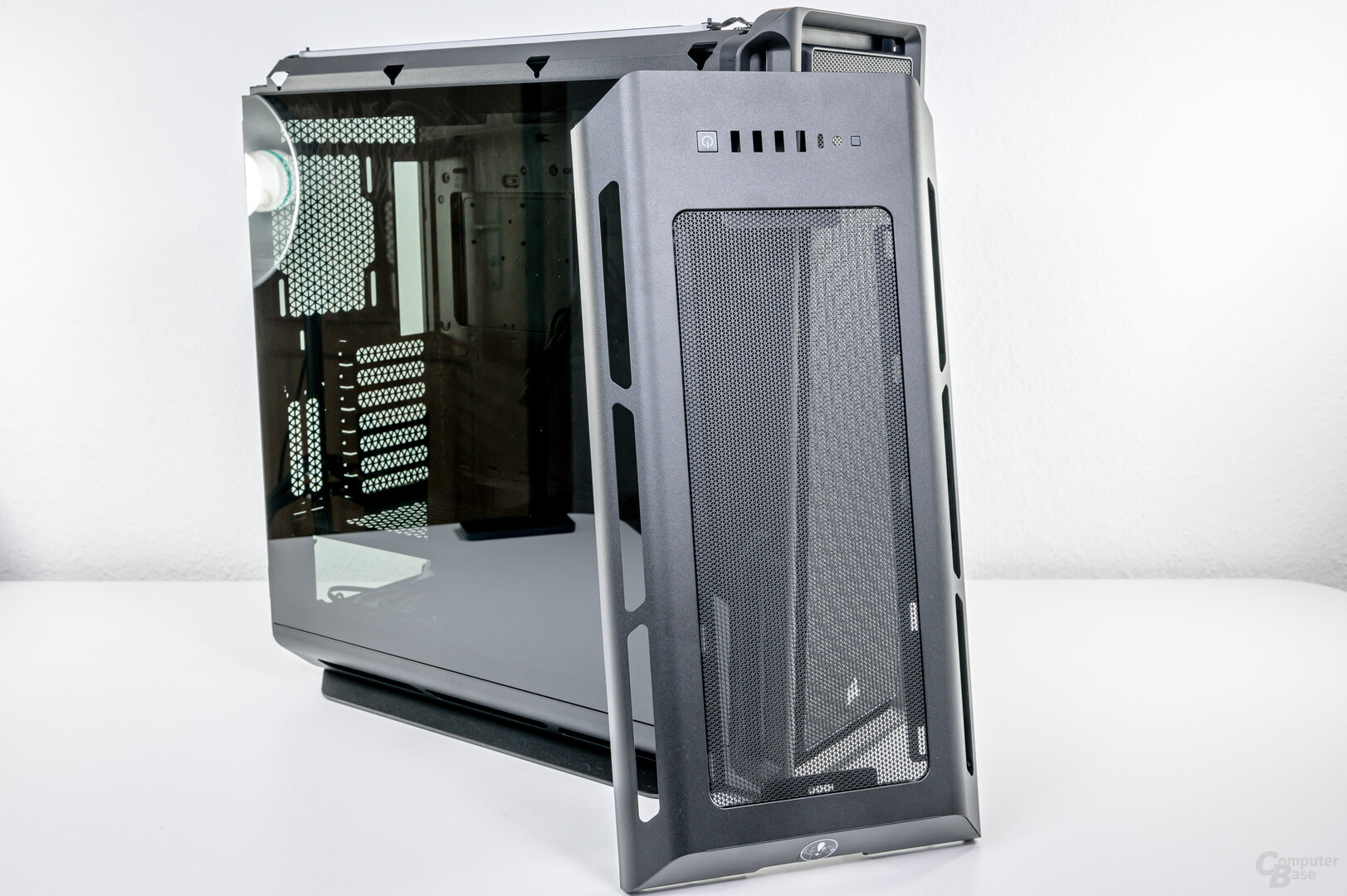 Corsair iCUE 5000T RGB im Test: Oberseite abgenommen