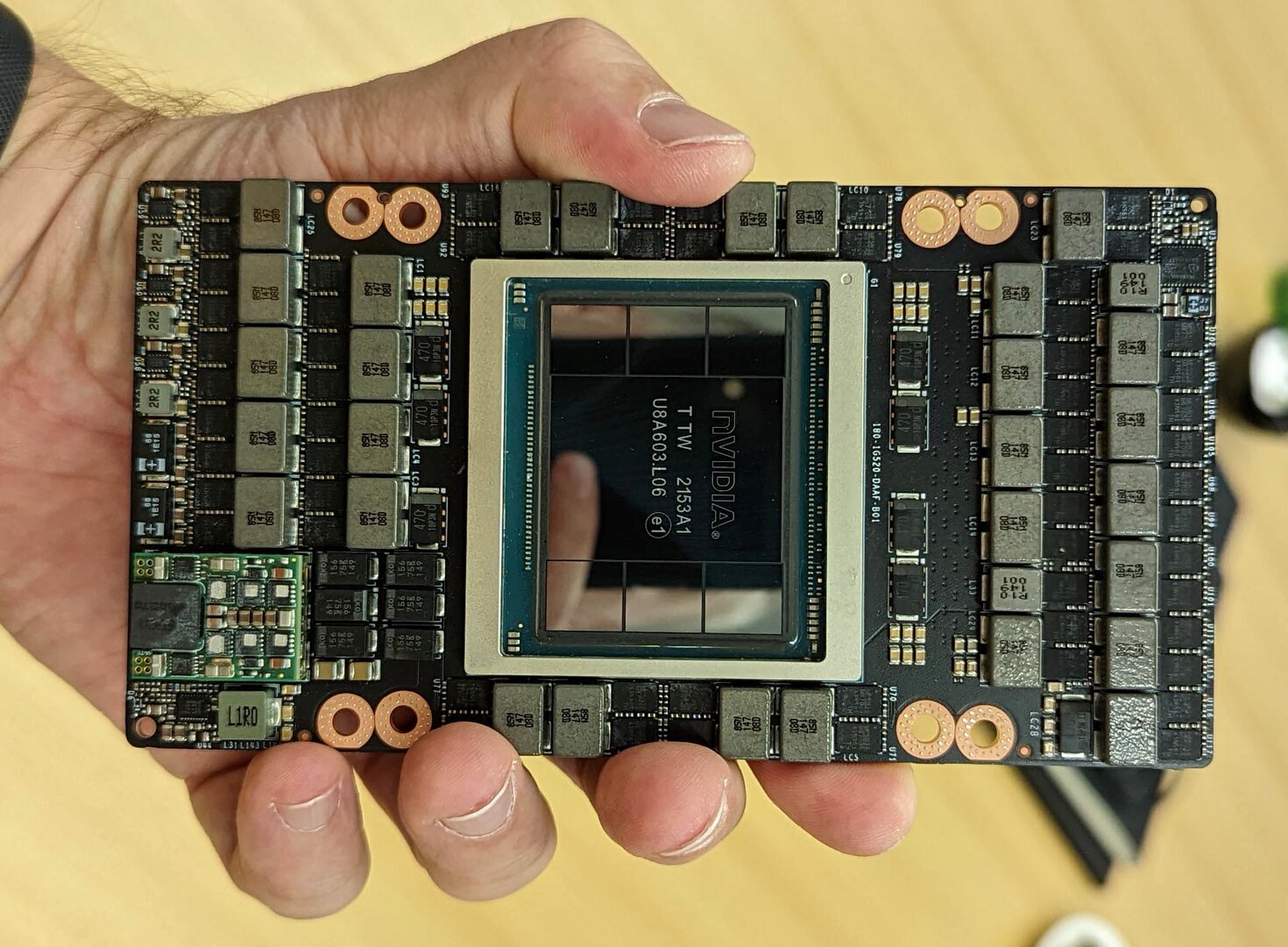 Nvidia H100 SXM5 mit GH100-GPU („Hopper“) – Oberseite