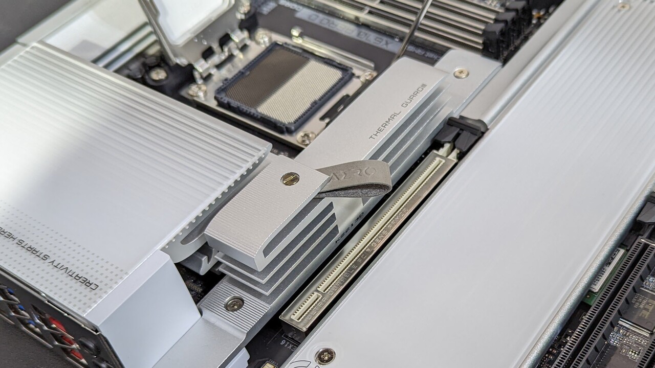 M.2 mit 25 mm: Gigabyte-X670-Boards erlauben breitere PCIe-5-SSDs