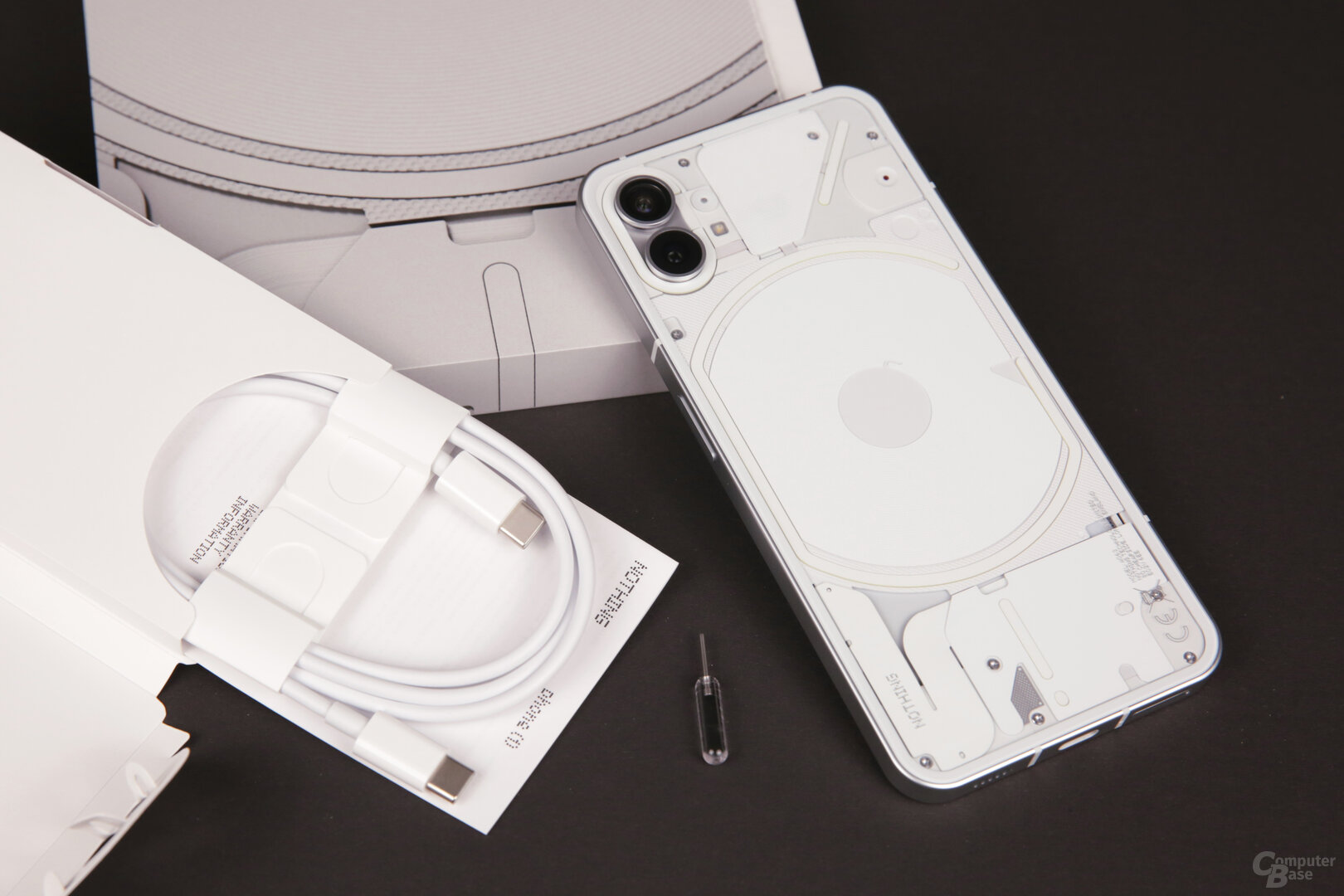 Nothing Phone (1) im Unboxing