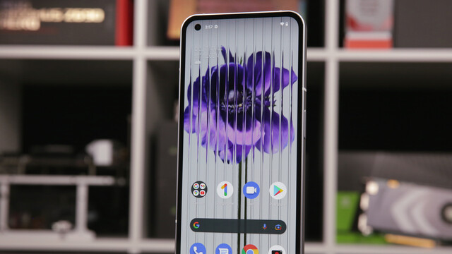 Nothing Phone (1): Beworbene Display-Helligkeit auf 700 cd/m² reduziert