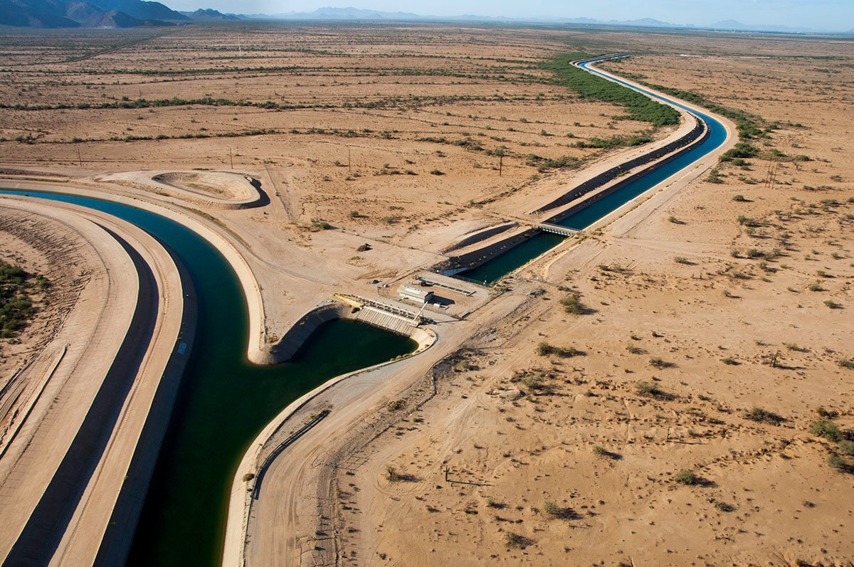 Wasser im Kanal des CAP