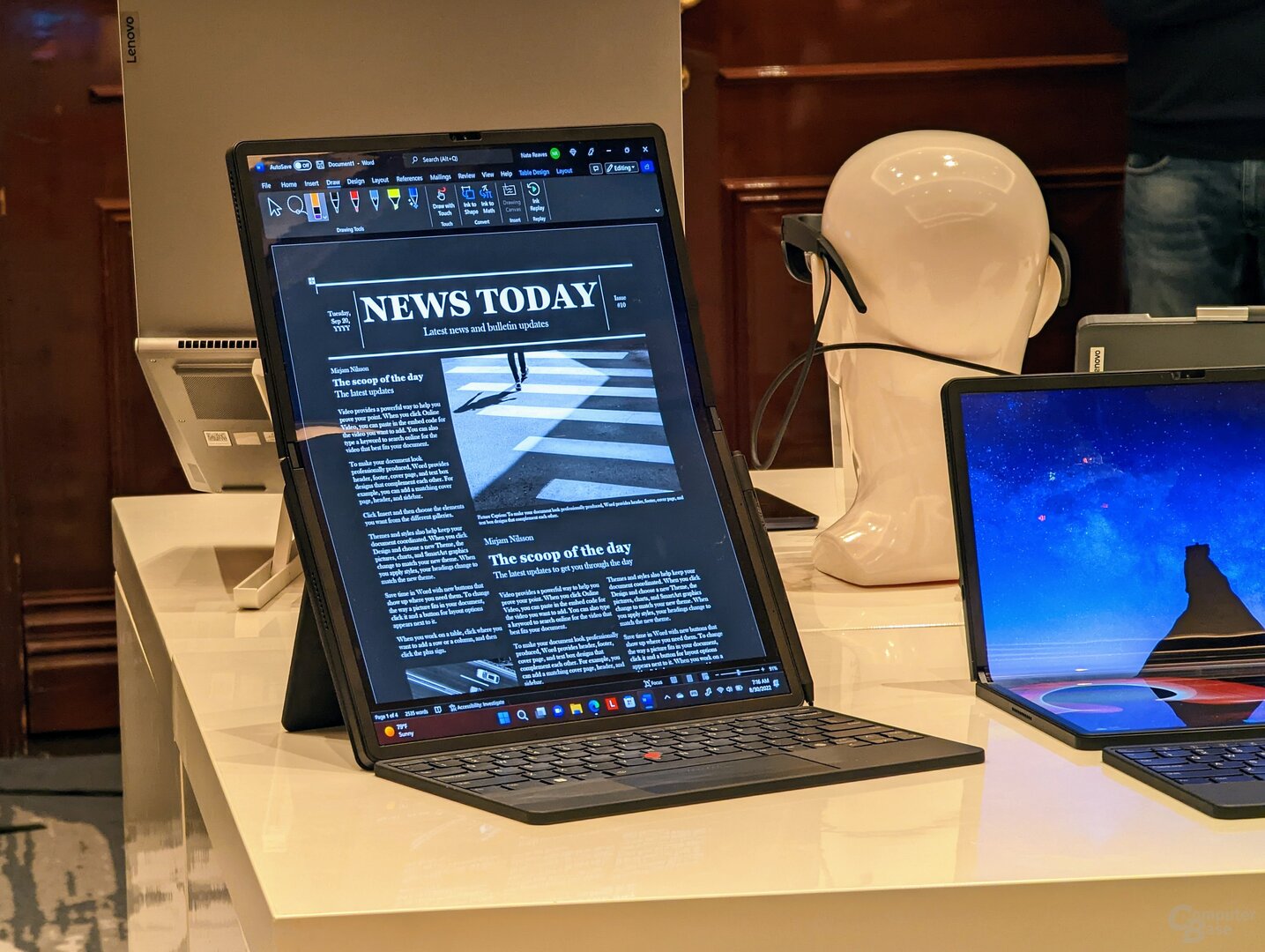 ThinkPad X1 Fold G2 im Hands-on: 16-Zoll-Tablet lässt sich falten und  relativ einfach reparieren - ComputerBase