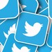 Hatespeech: Twitter muss auch sinn­gemäße Falschaussagen löschen