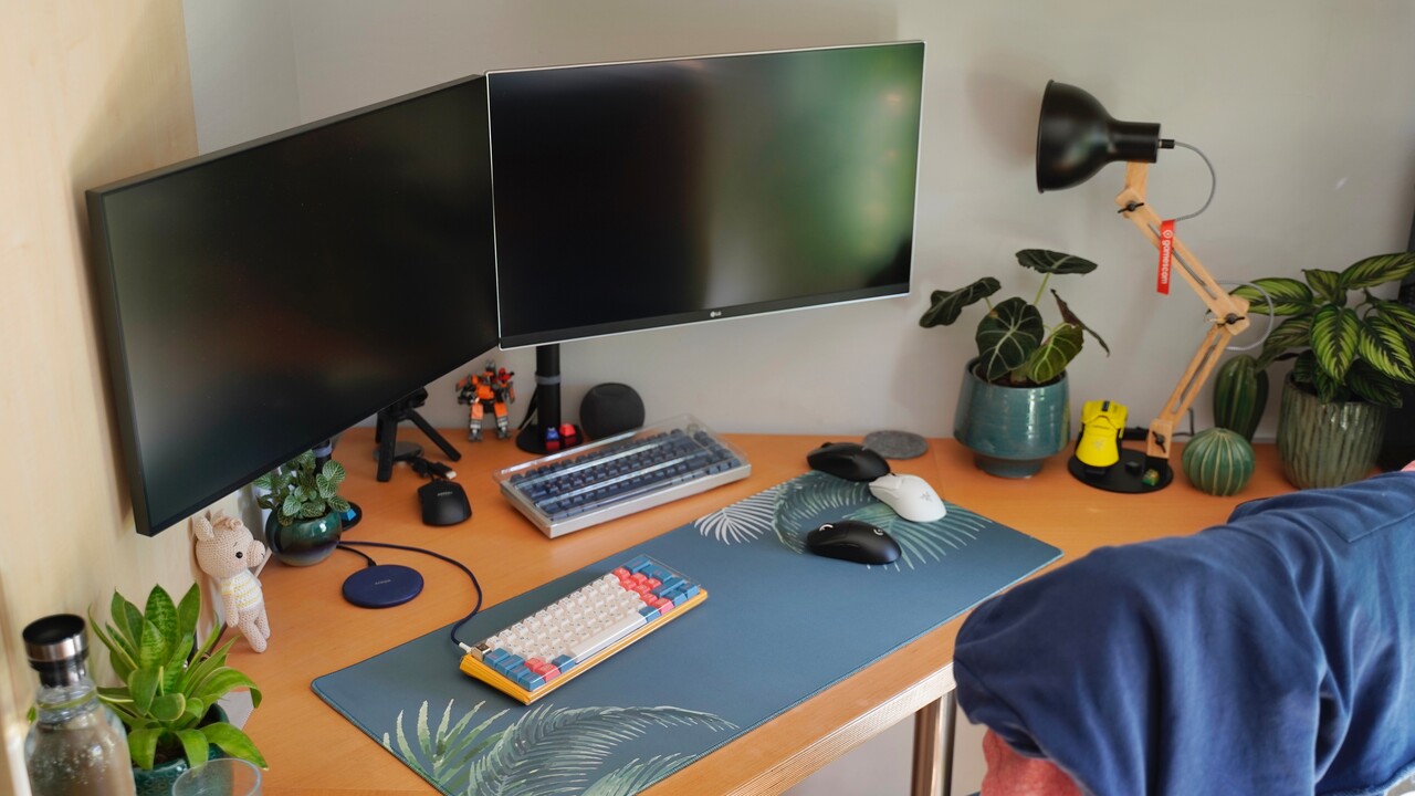 Ausstattung am Schreibtisch: Steht euer PC auf dem Tisch? Und was steht sonst drauf?