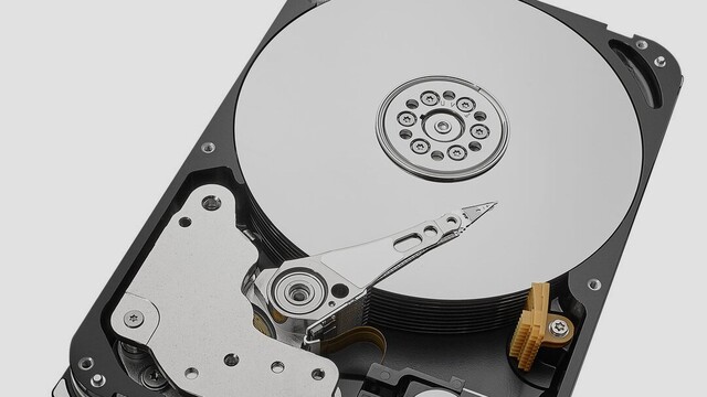NAS-Festplatten: Seagate erhöht auf 22 TB und kooperiert mit QNAP