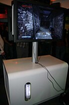 Ausgestellte Xbox 360-Konsole in überdimensionierter Box