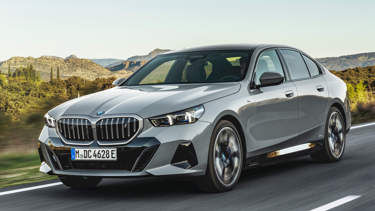 Level 2+: BMW enthüllt den i5 mit neuem Autobahnassistenten - ComputerBase