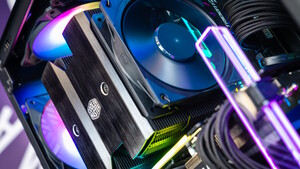 Cooler Master MA824 Stealth: Komposit-Heatpipes kühlen am besten