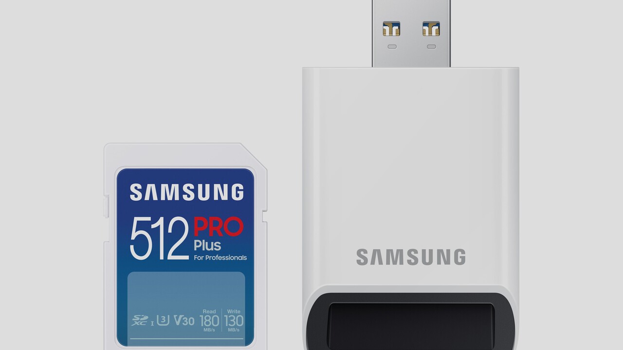 Samsung Pro Plus: Kartu SD format penuh membawa serta pembaca kartu
