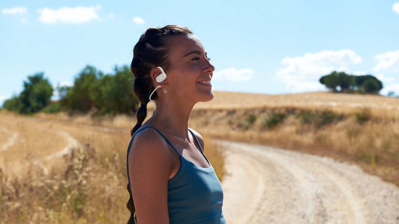 JBL Soundgear Sense: Erster Open-Ear-Kopfhörer bietet LE Audio