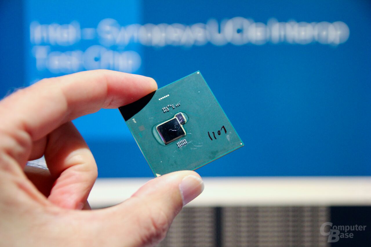 Universal Chiplet Interconnect Express: Intel Zeigt UCIe Mit Chips In ...