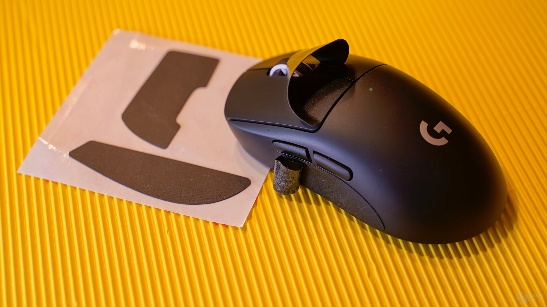 Nastro Antiscivolo Kwmobile Per Logitech G PRO X Superlight 2 – Grip Tape In Similpelle 0.5 Mm, Facile Da Applicare, Nero/arancione
