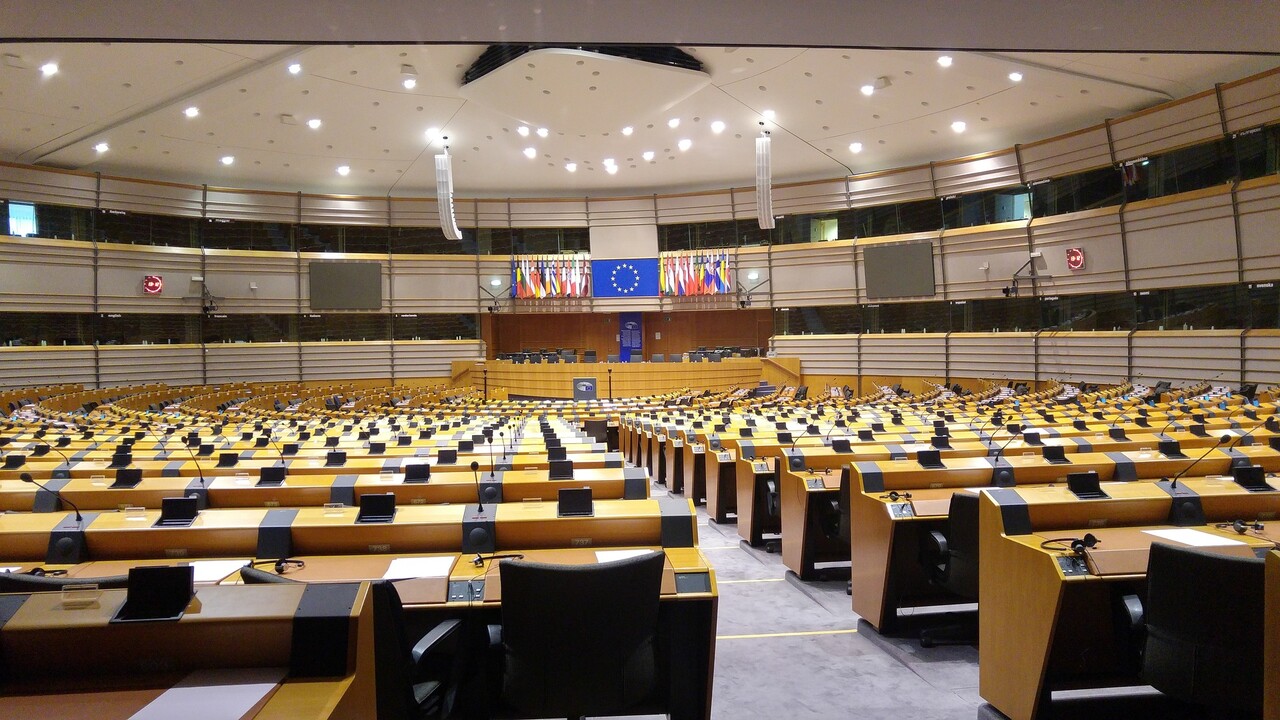 Chatkontrolle: EU-Parlament bestätigt seine Position