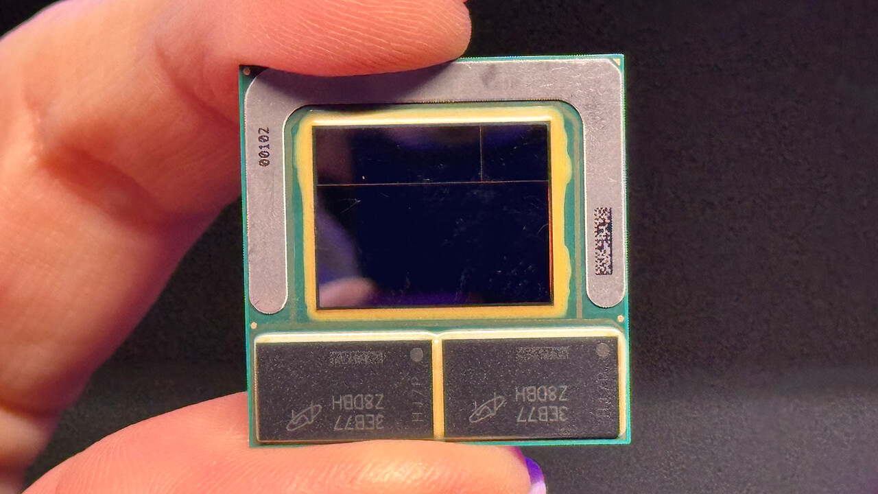 Intel: Lunar Lake mit Memory on Package abgelichtet