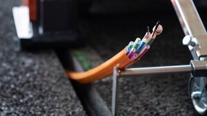 Netzbetreiber-Verbände: Bundesregierung soll Glasfaser-Überbau der Telekom stoppen