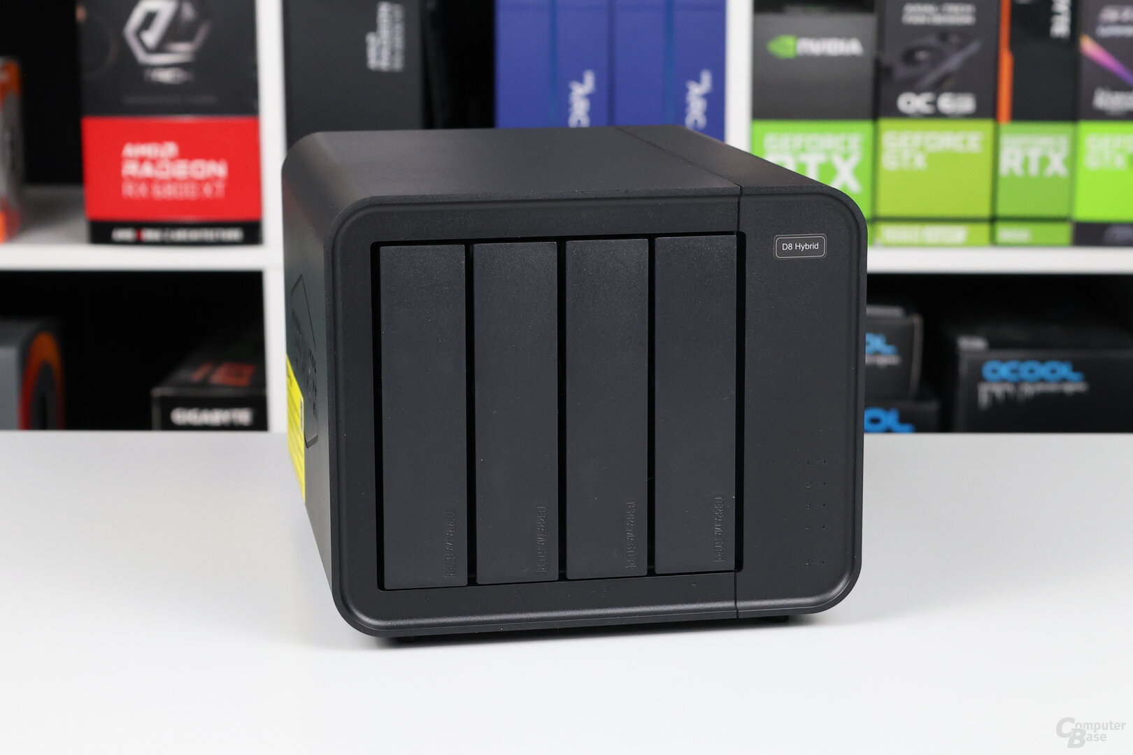 TerraMaster D8 Hybrid