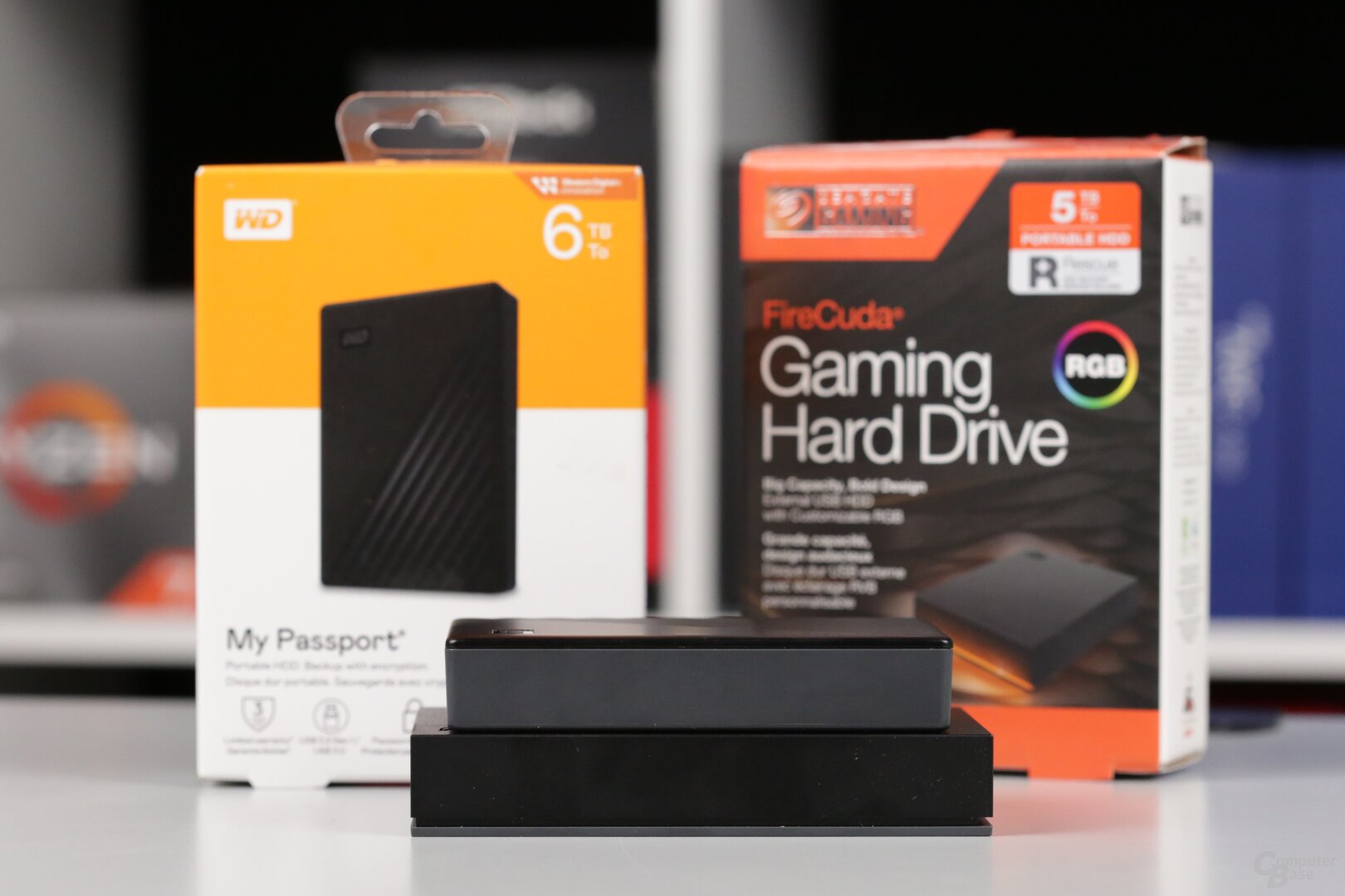 WD My Passport 6 TB HDD (oben) vs. Seagate Gaming Hard Drive (unten)