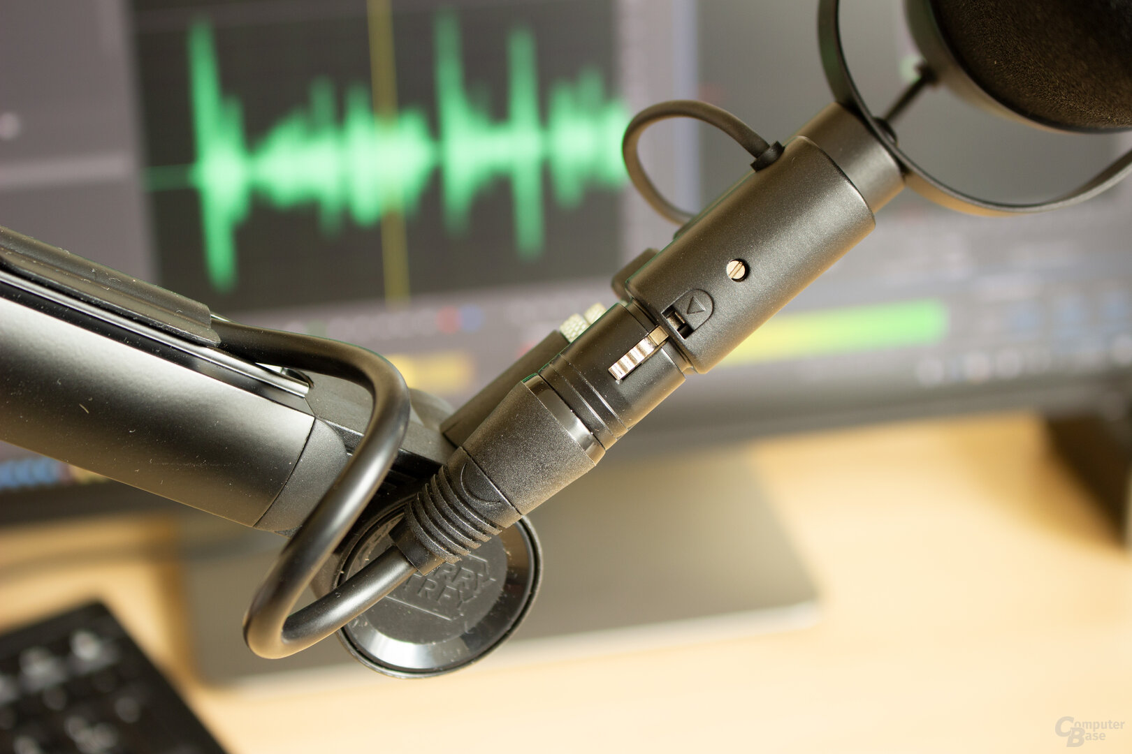 Der XLR-Stecker rastet beim Ngale X nicht vollständig ein
