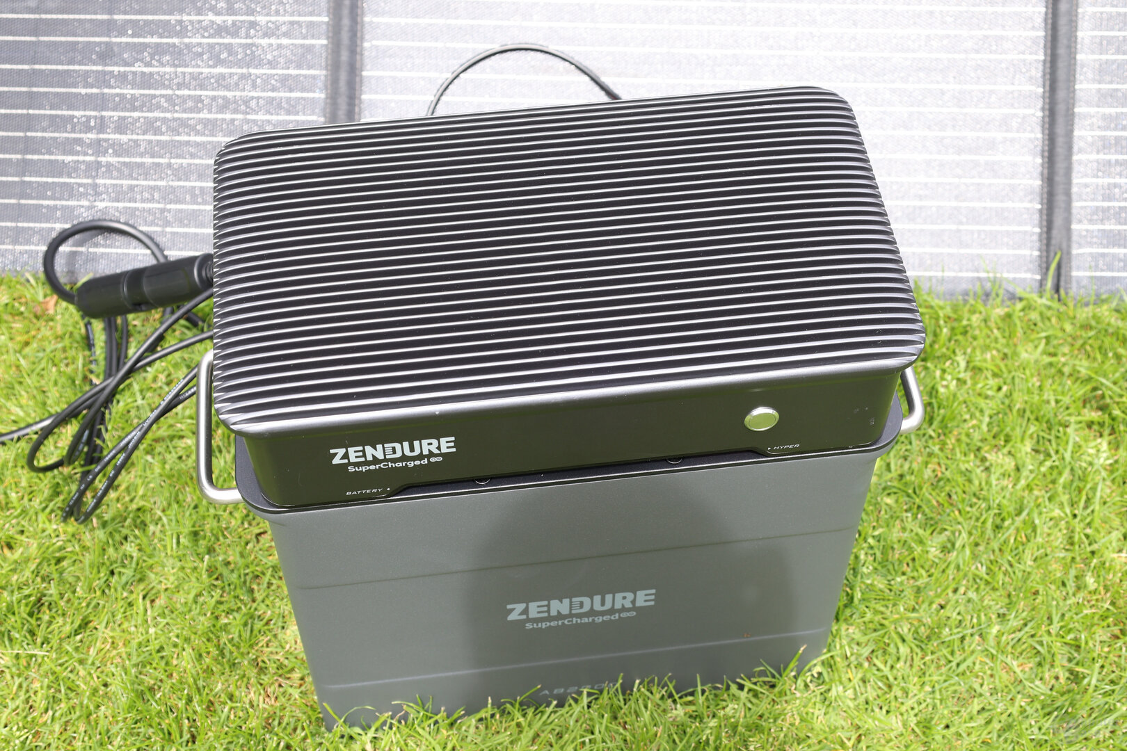 Zendure Hyper 2000: Aluminium-Gehäuse mit großer Kühlfläche