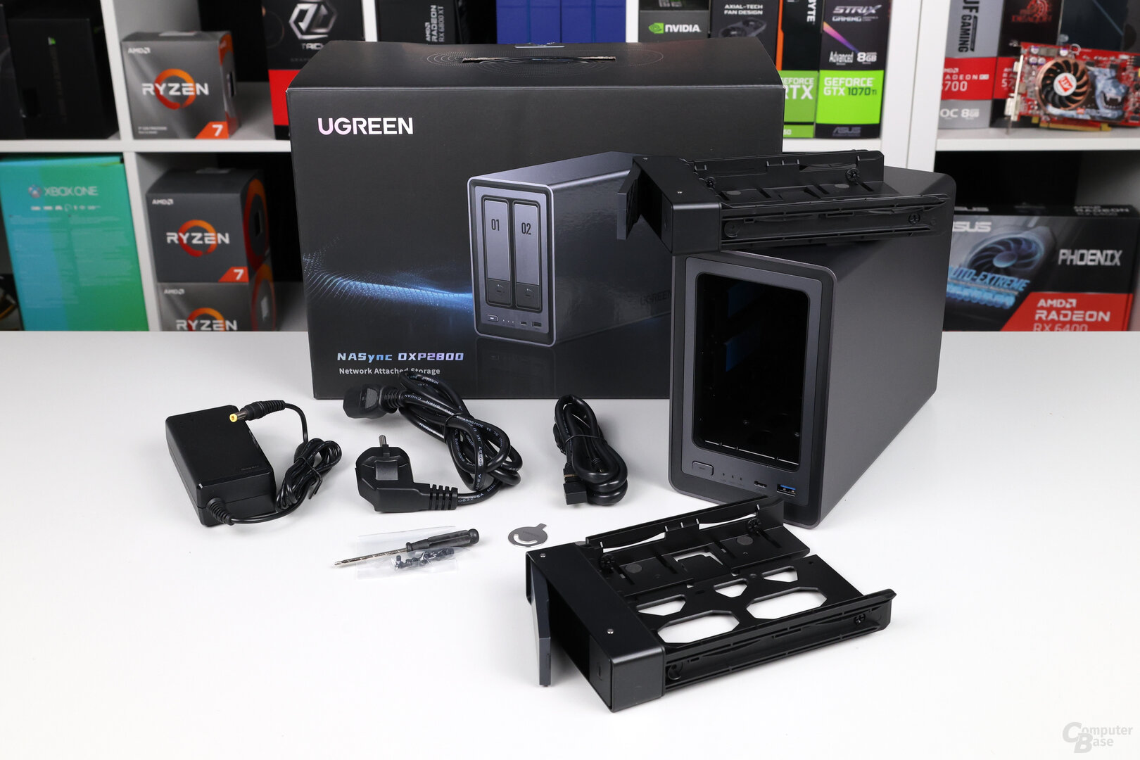 Lieferumfang der Ugreen DXP2800