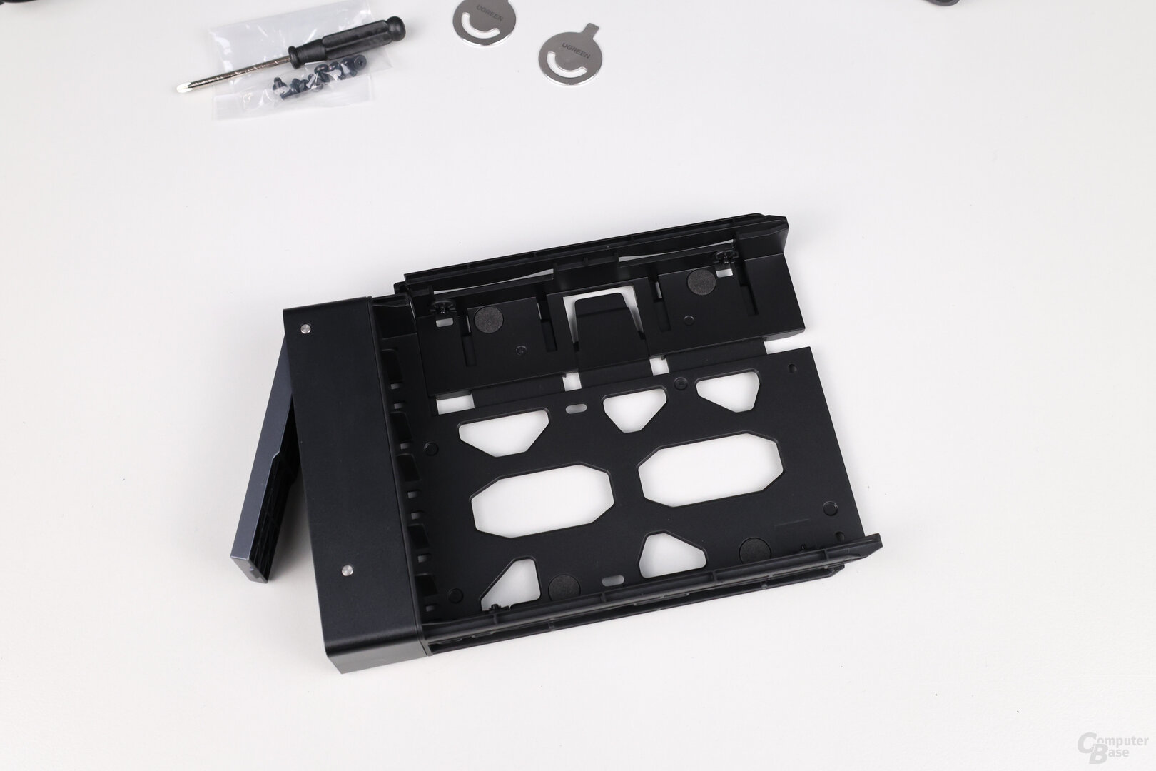 Laufwerksrahmen der Ugreen DXP2800