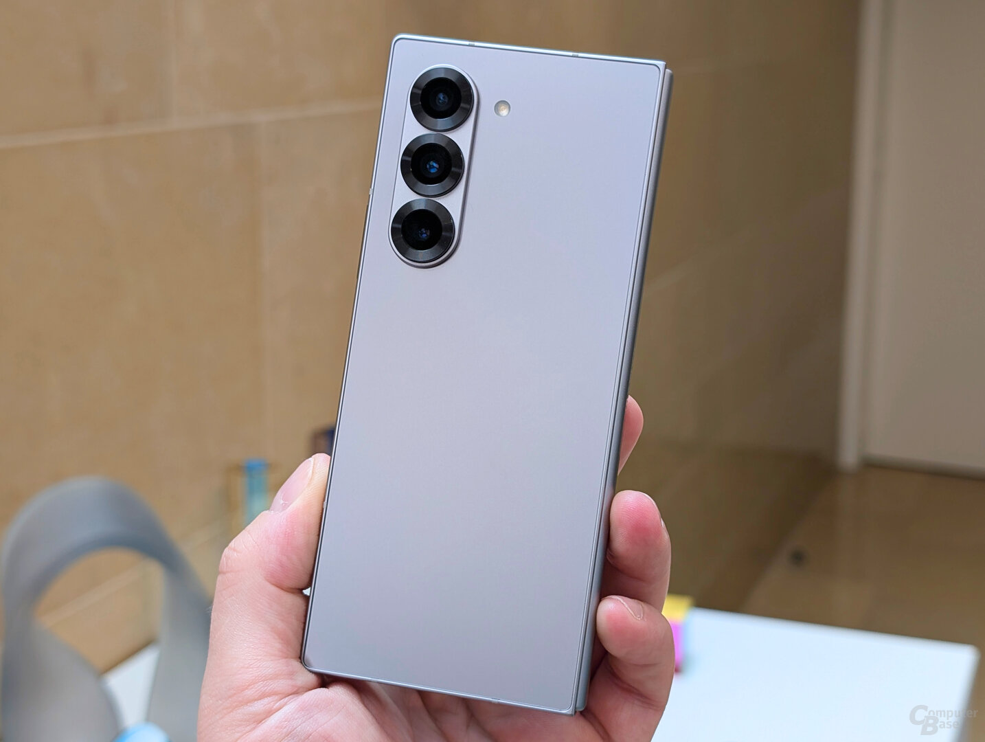 Die Triple-Kamera nutzt einen neuen 12-MP-Sensor für Ultraweitwinkelfotos