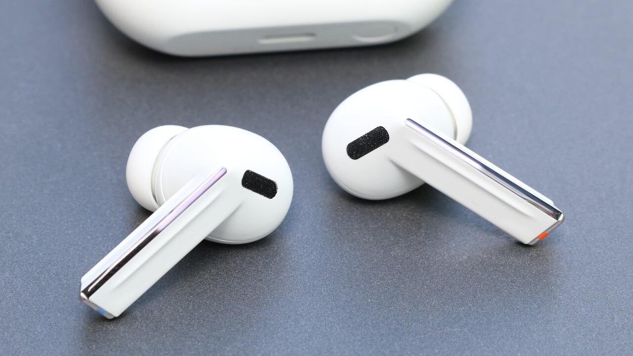 Samsung Galaxy Buds 3 Pro im Test: Neues Design mit Sti(e)l und LED-Blade setzt Akzente