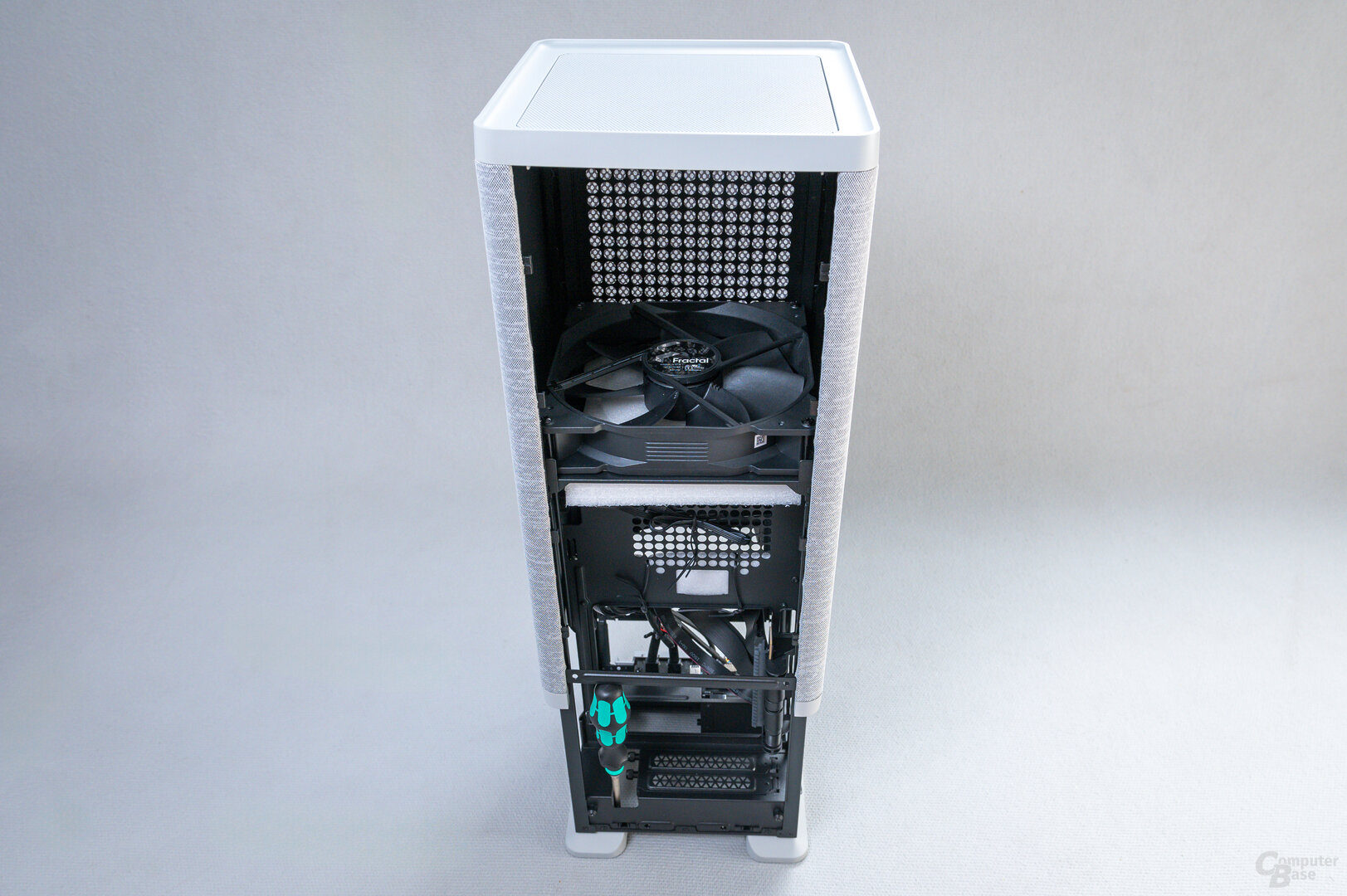 Fractal Design Mood im Test: Cover ist ein Bauteil