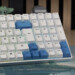 96%-Tastatur: Sharkoon SGK50 S2 spart Platz durch Ranrücken