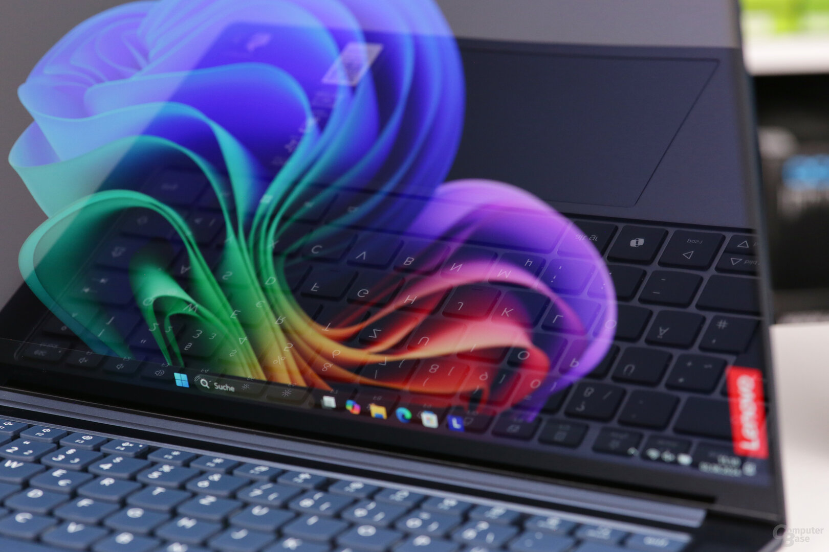 Glossy-Panel von Lenovo reflektiert stark