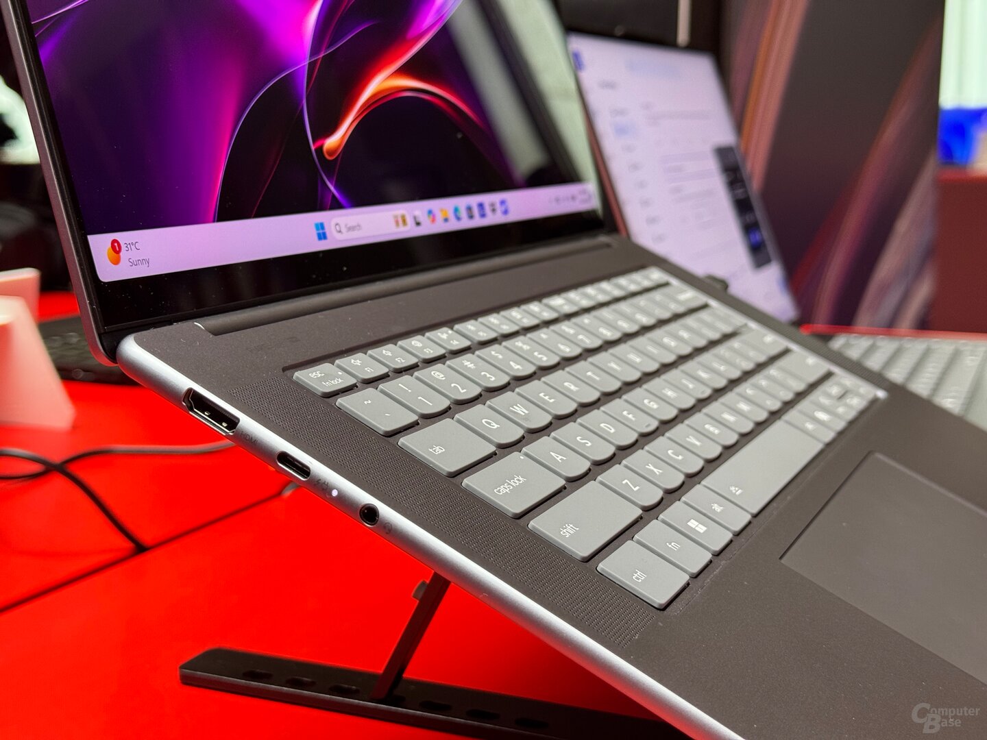 Lenovo Yoga Slim 7i Aura Edition