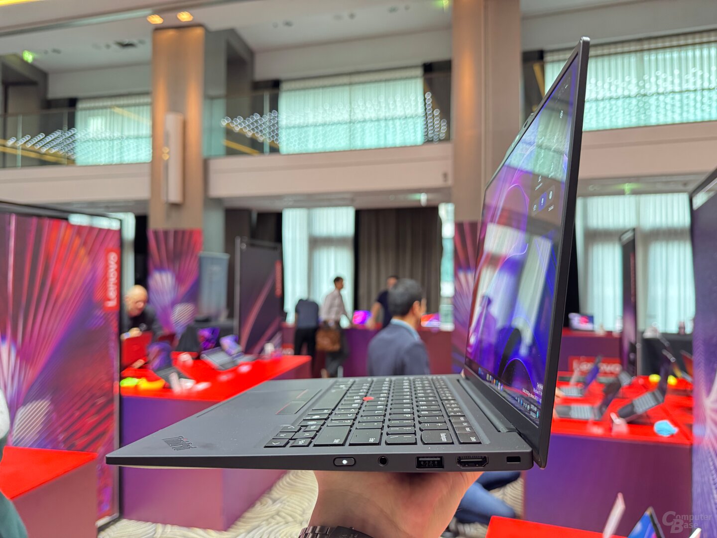 Lenovo ThinkPad X1 Carbon Gen 13 Aura Edition
