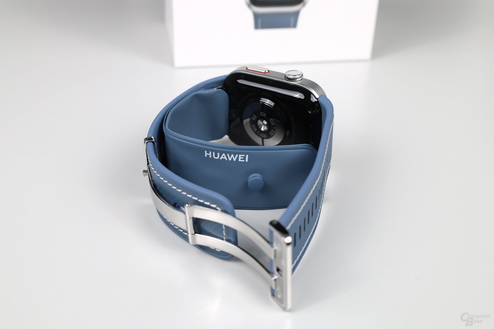 Das Armband der Watch D2 mit integriertem Airbag