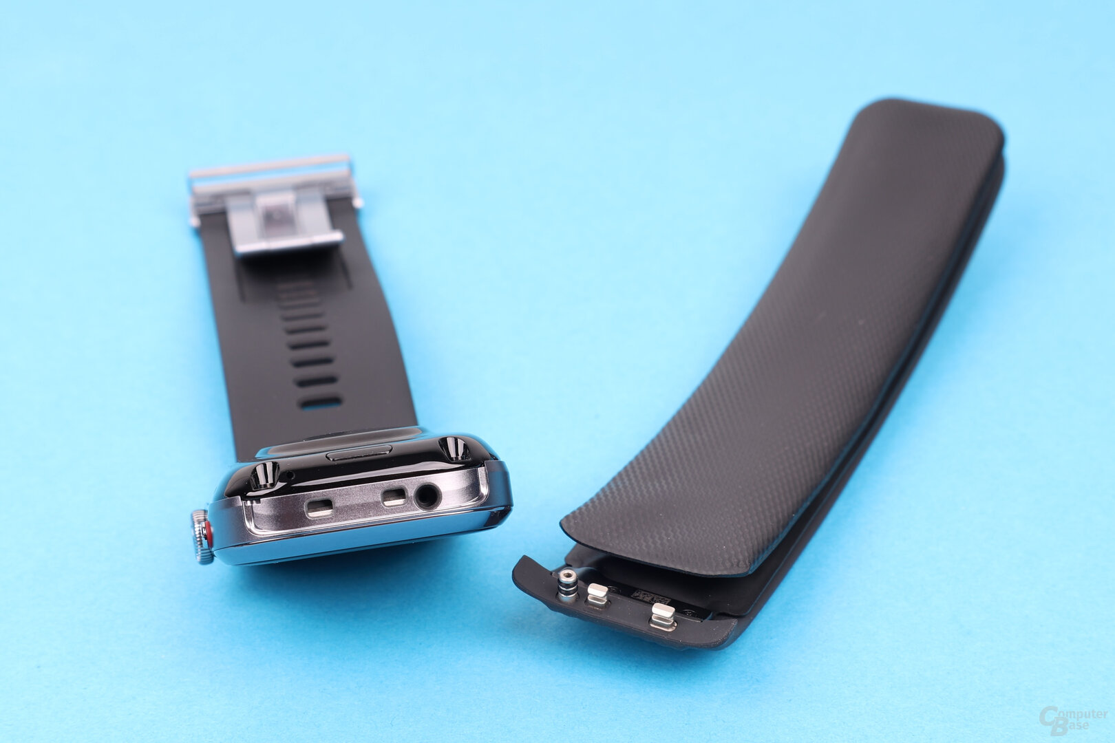 Kontakte zwischen Armband und Gehäuse der Huawei Watch D2