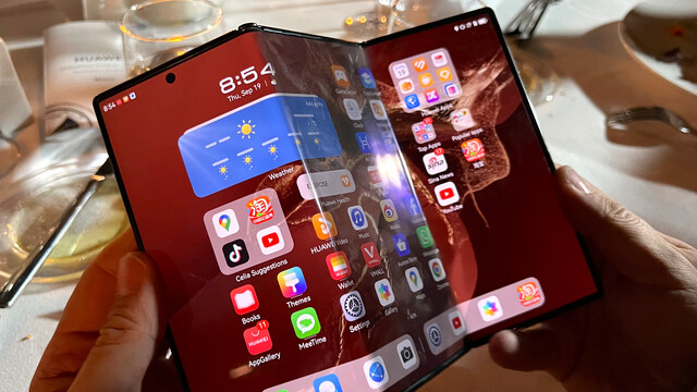 Huawei Mate XT im Hands-On: Das erste Tri-Fold-Smartphone kann man doppelt knicken