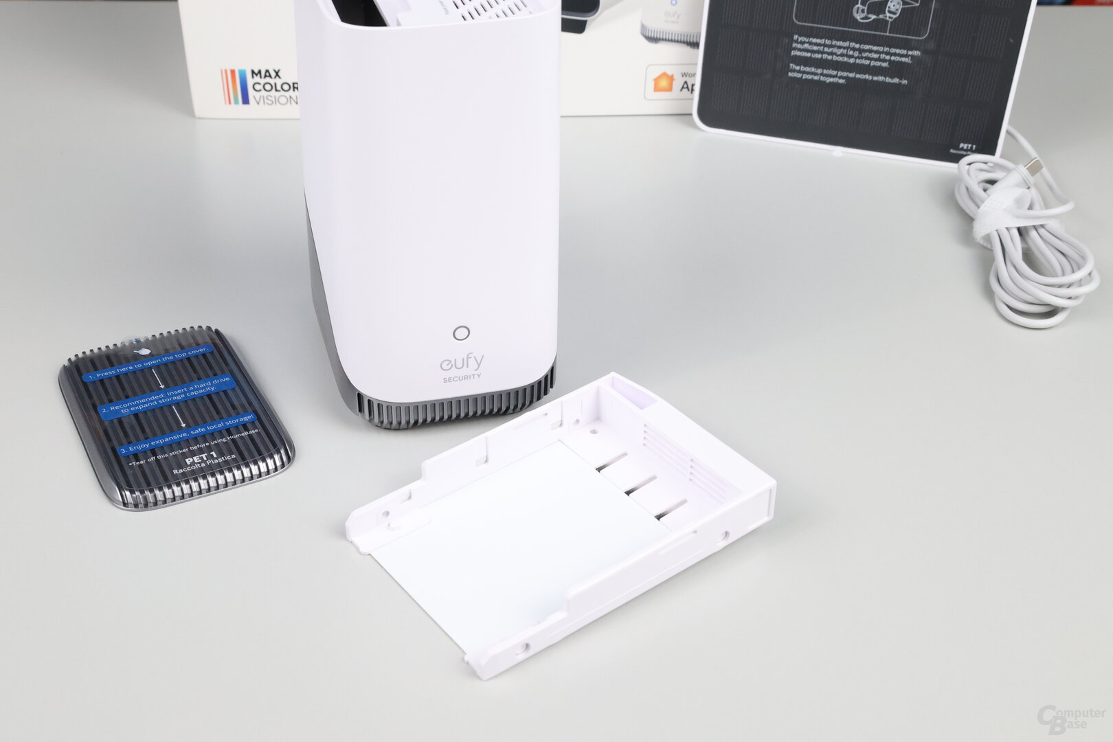 HomeBase 3 mit Laufwerksschacht