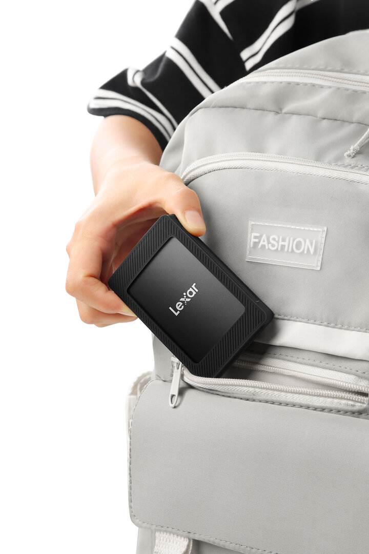 Die externe USB-SSD Lexar SL500M mit Magnetic Set