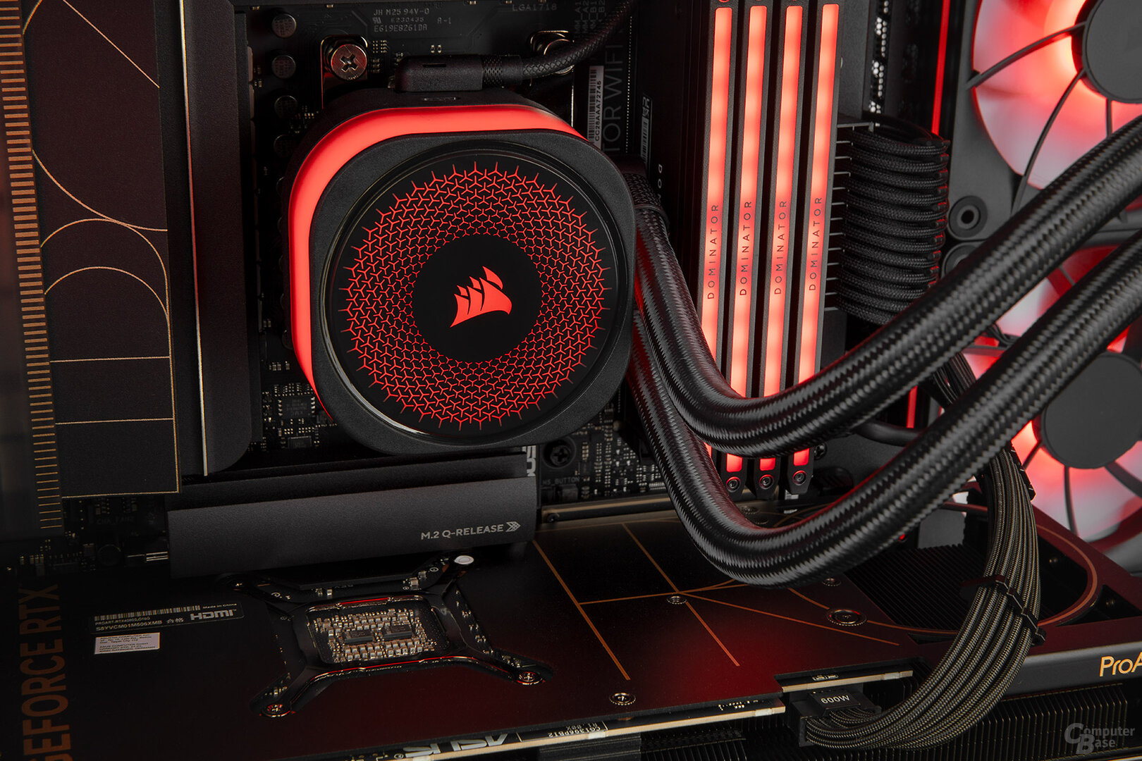 Der ComputerBase Nikolaus-PC 2024 in Schwarz (AMD Ryzen 7 9800X3D)