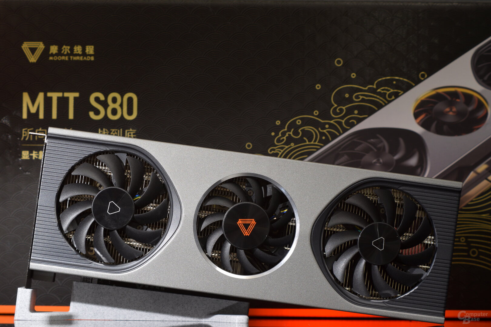 und das Grafikmonster, die S80 der Redaktion