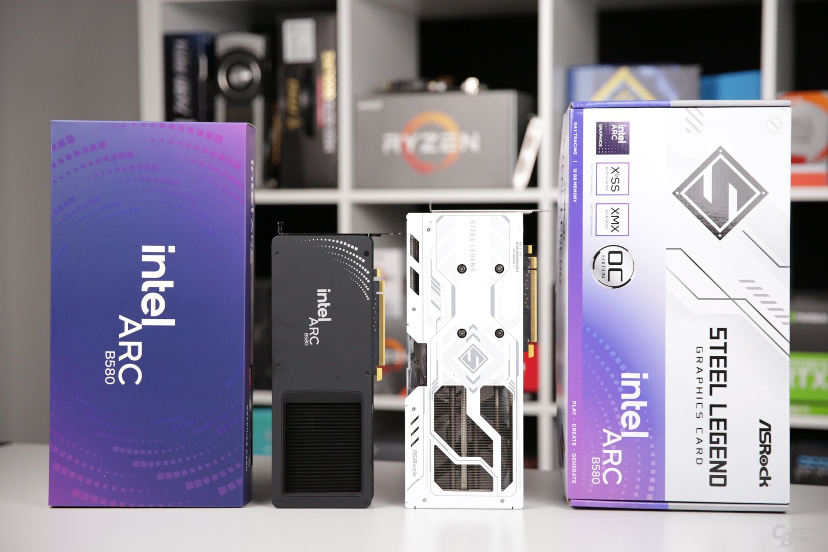 Intel Arc B580 als Limited Edition (Referenz) und Steel-Legend-Custom-Design im Vergleich