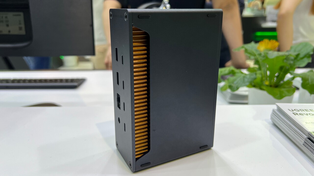 Ugreen: USB-C-Ladegerät mit 500 Watt und Thunderbolt-5-Dock