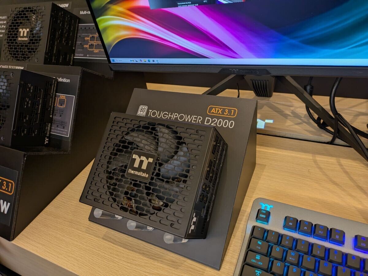 Thermaltake Toughpower D2000