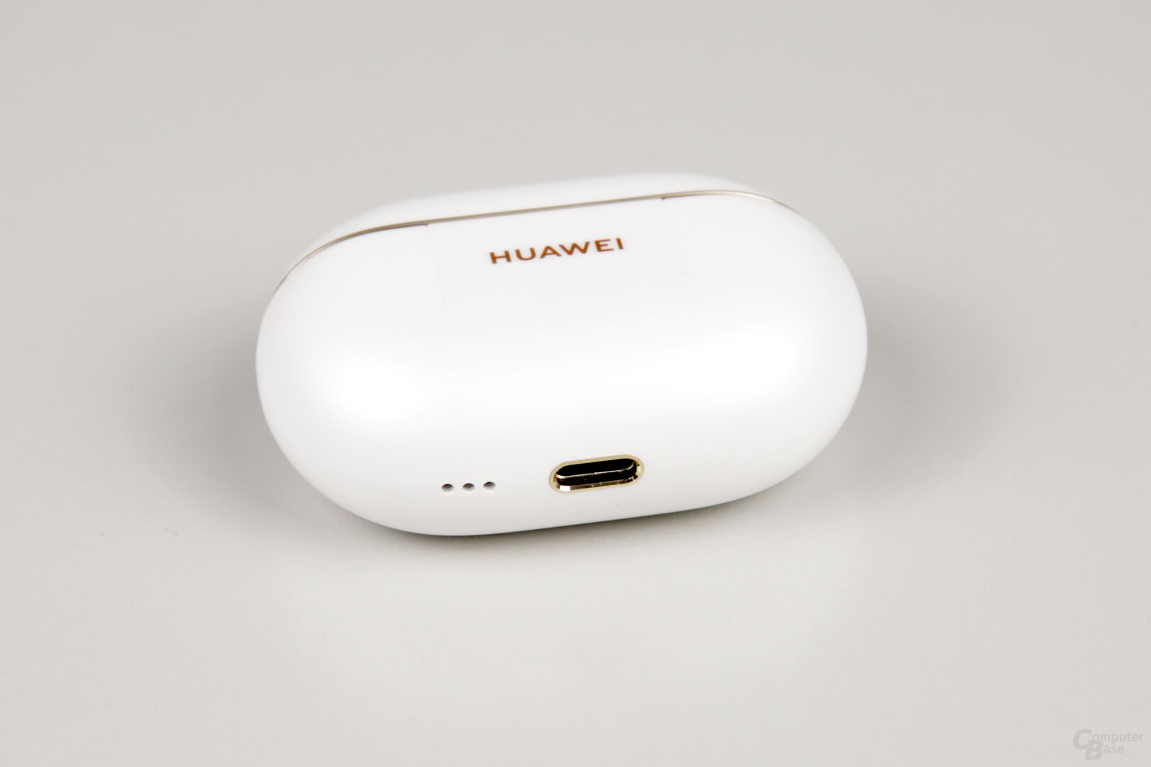 Am schnellsten laden die Huawei FreeBuds Pro 4 über USB-C