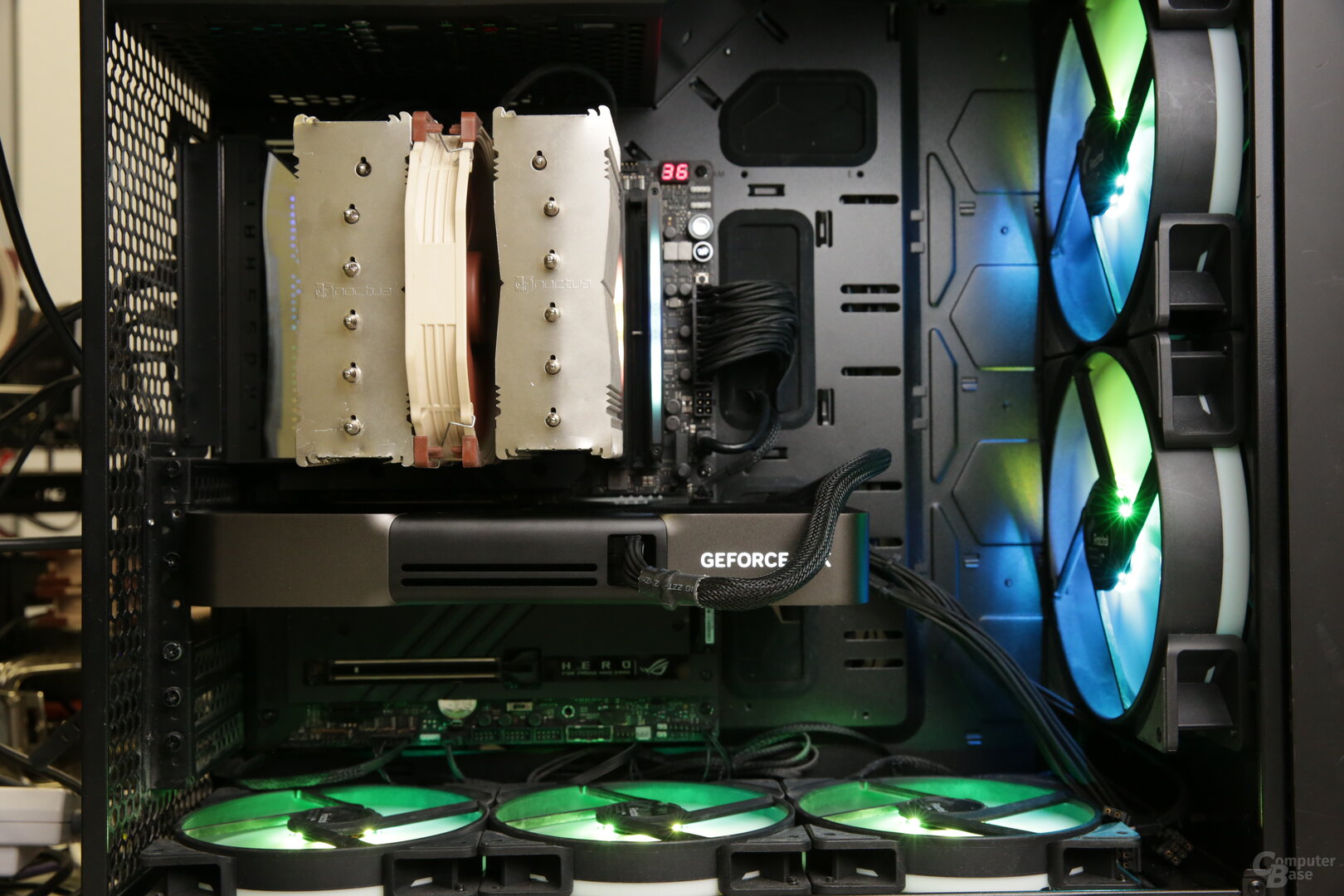 Größenvergleich: Nvidia GeForce RTX 5090 Founders Edition