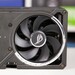 Asus ROG RTX 5080 Astral: Unten rum leiser und nicht wärmer ohne den 4. Lüfter